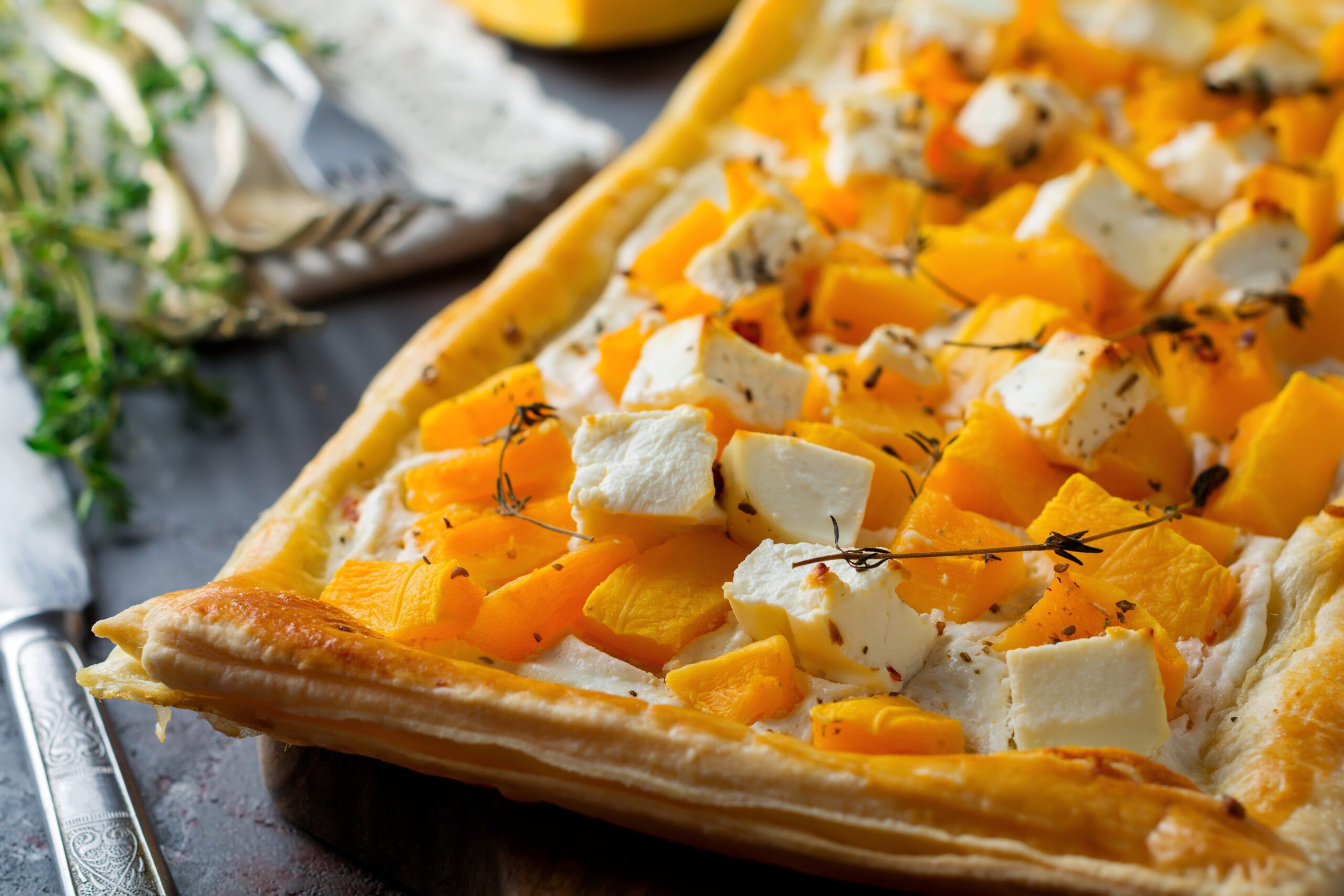 Torta salata con cubetti di feta kionas e zucca