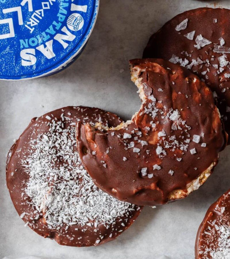 Rice cakes con yogurt greco chocco cocco ricoperte di cioccolato