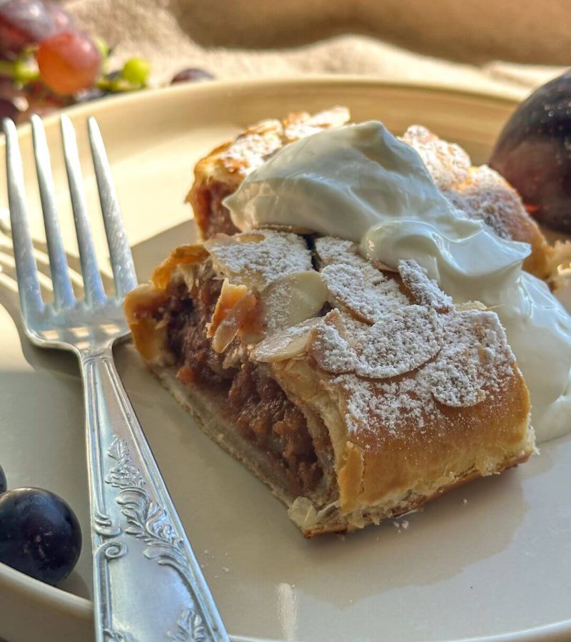 Strudel ai fichi con yogurt greco