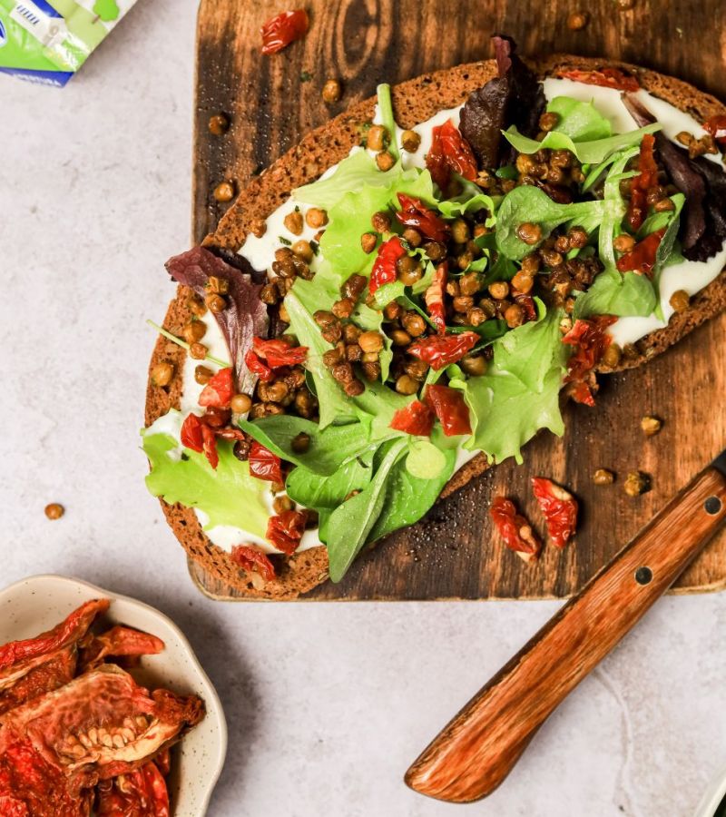 Crema di feta con lenticchie croccanti