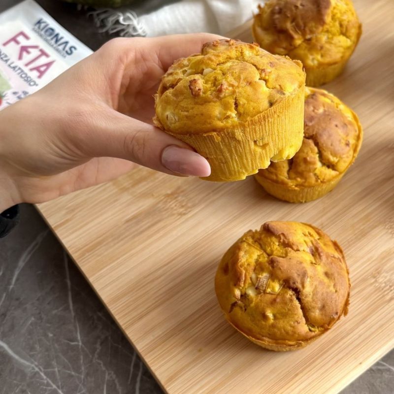 Muffin salati con feta, zucca e porro