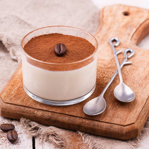 Tiramisù con yogurt greco un dolce classico dal tocco mediterraneo