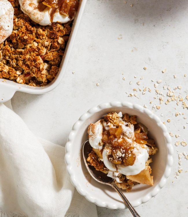 Crumble autunnale alle mele con yogurt greco