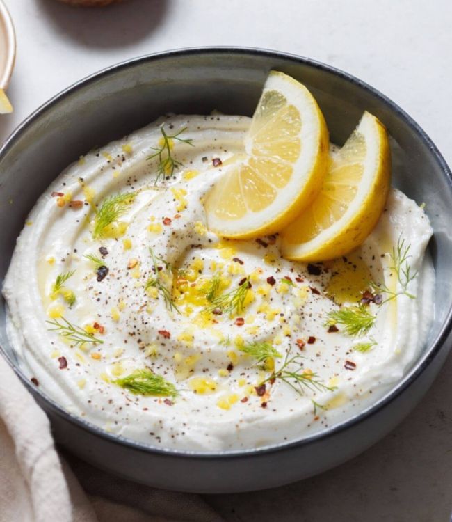 Crema di feta al limone con yogurt greco