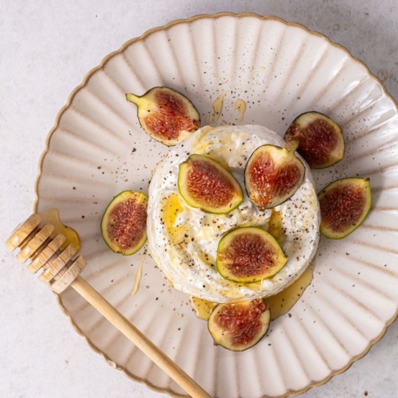 Spalmabile di feta con fichi e mele