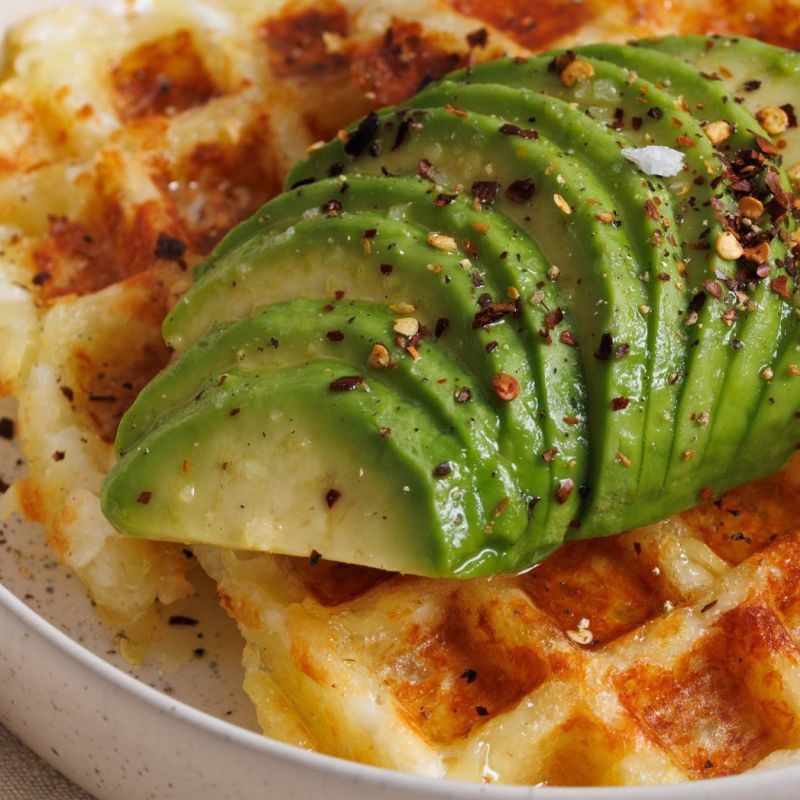 Waffle salati Halloumi, Patate e Avocado