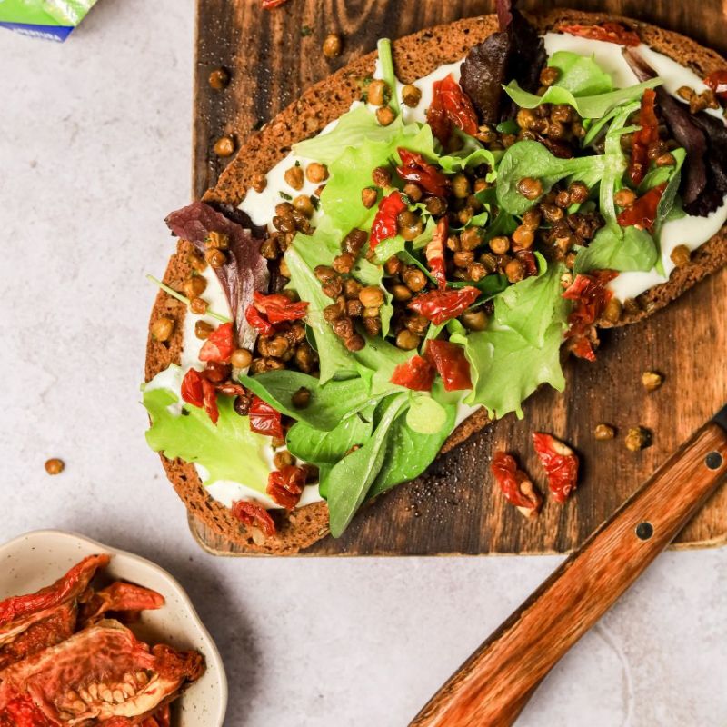 Crema di feta con lenticchie croccanti