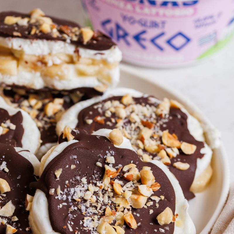 Snack banana, yogurt e cioccolato