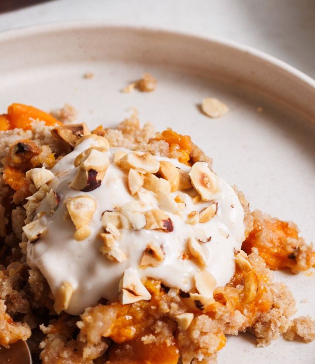Crumble di Albicocche e Nocciole