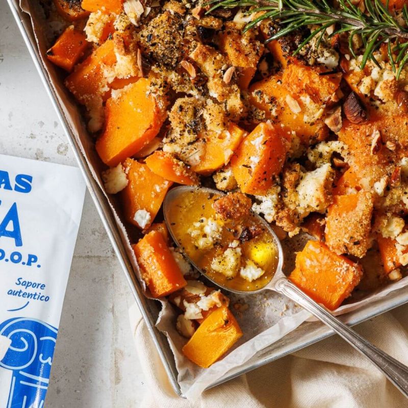 Feta e zucca al forno con mandorle, miele e rosmarino