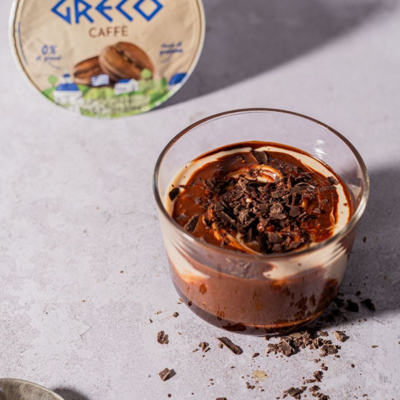 Cremoso al caffè con yogurt al cioccolato