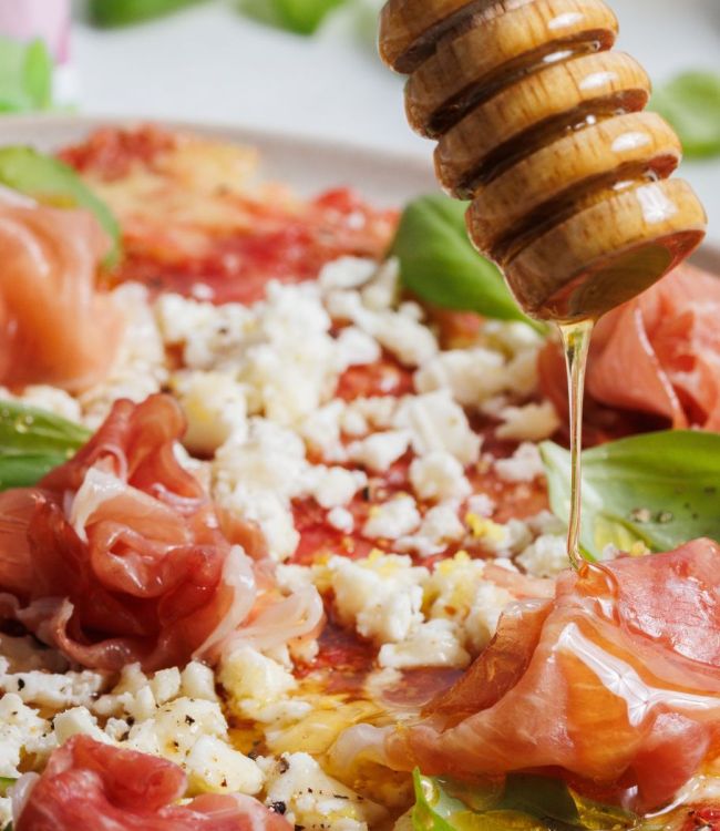 Carpaccio di Fichi con Feta e Prosciutto crudo