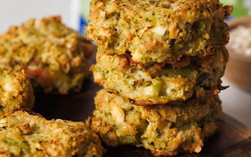 Cookies salati con feta e broccoli