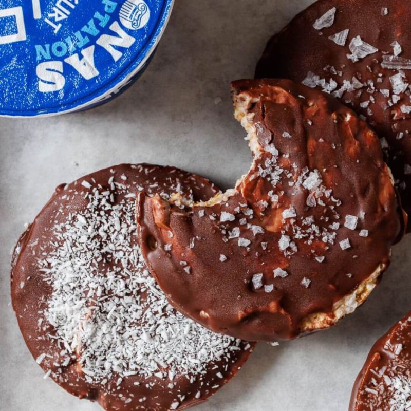 Rice cakes con yogurt greco choco cocco ricoperte di cioccolato