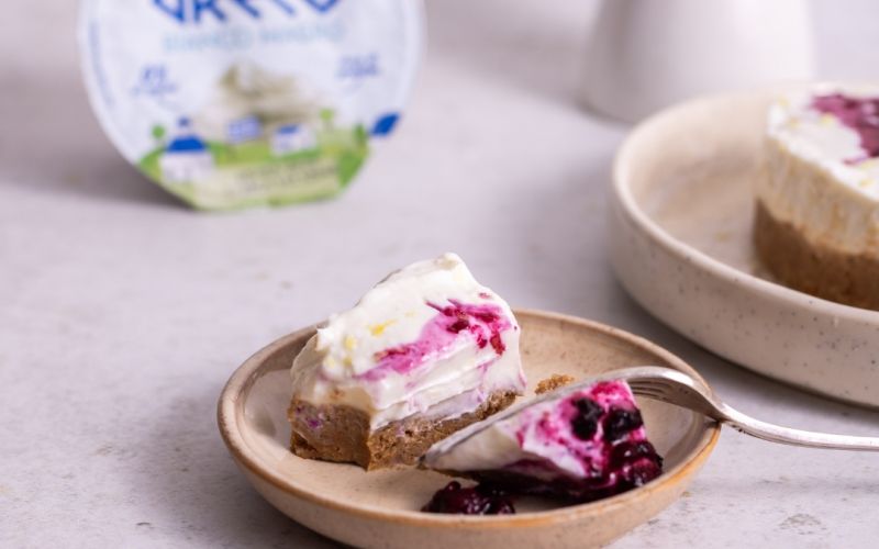 Cheesecake monoporzione con limone e frutti rossi