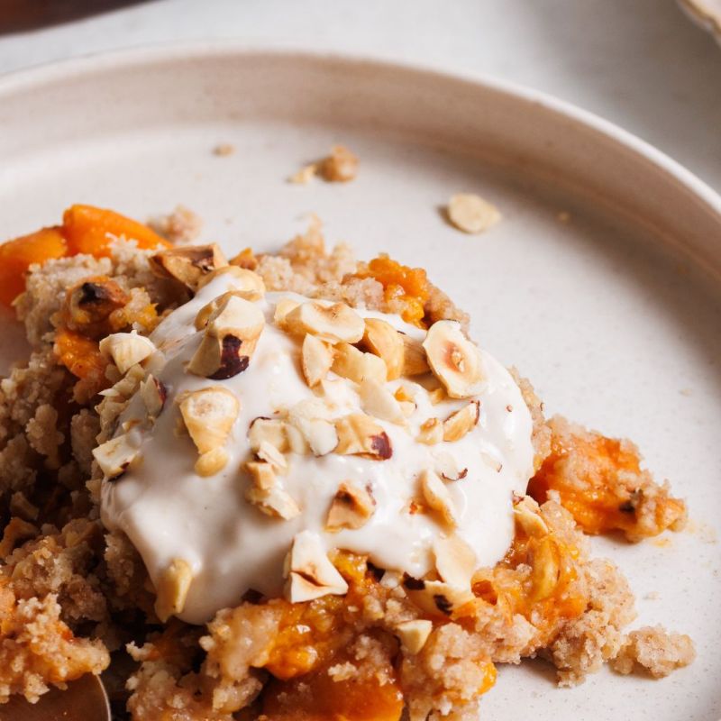 Crumble di Albicocche e Nocciole
