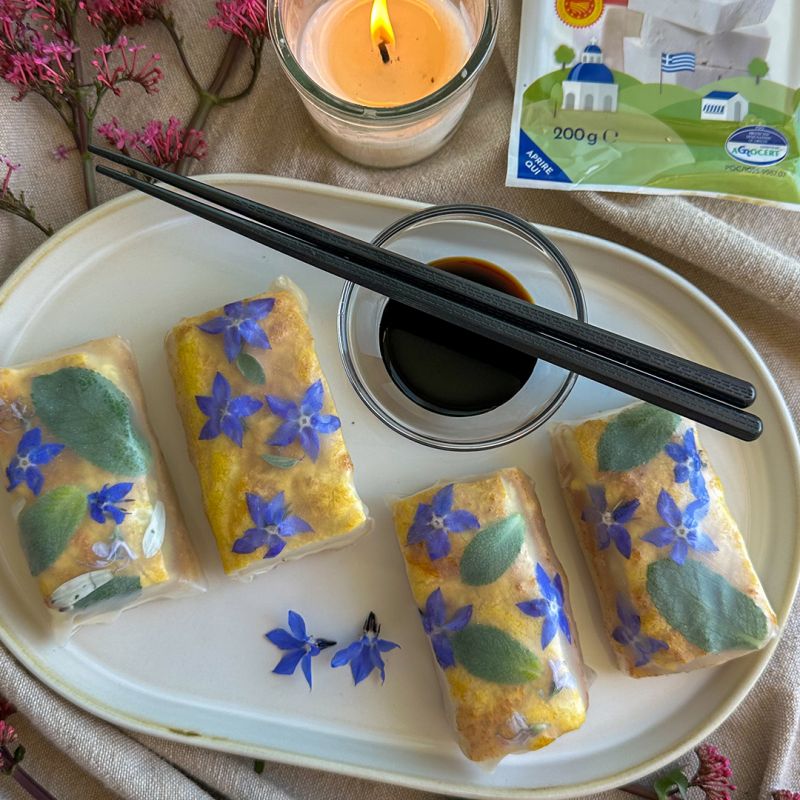 Spring rolls con feta panata e carta di riso
