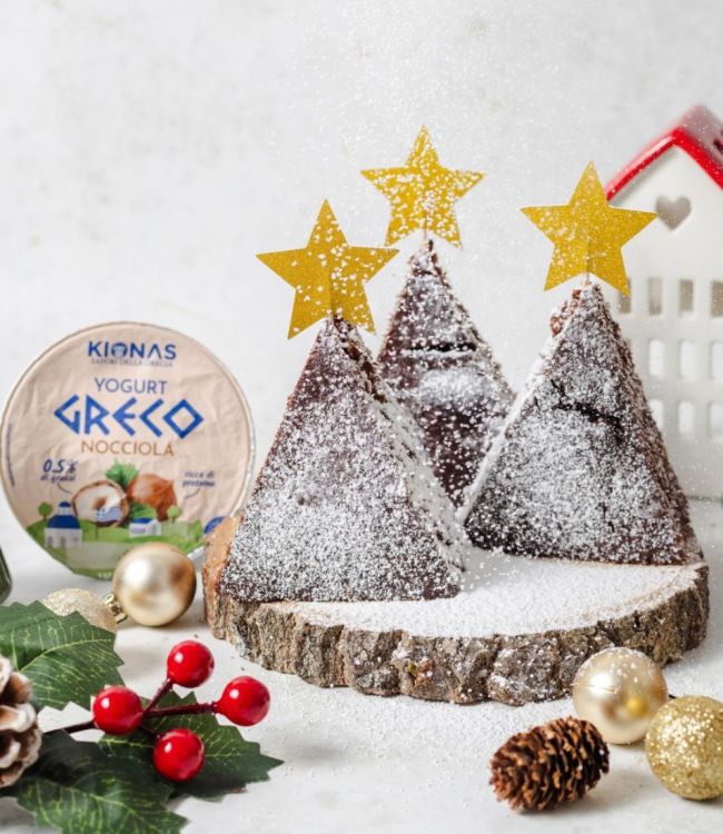 Torta Natalizia con yogurt greco alla nocciola