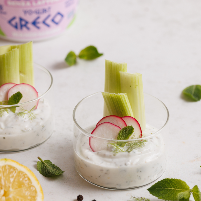 Apetizer con Yogurt alle erbe e limone