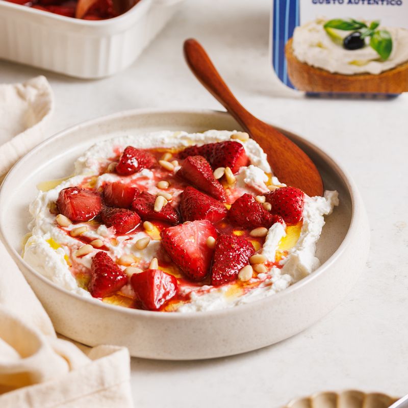 Fragole al forno con feta spalmabile