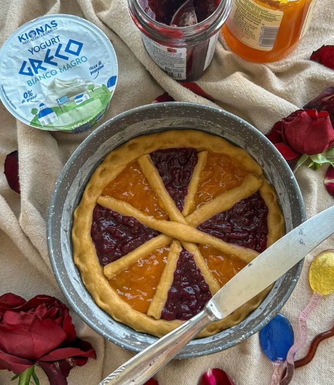 Crostata bigusto con frolla al farro e yogurt greco senza burro