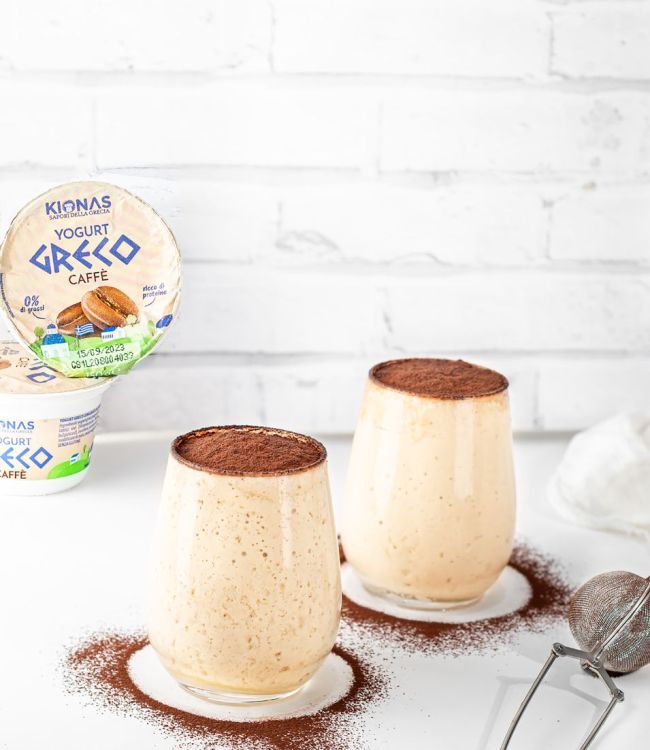 Smoothie al caffè con yogurt greco