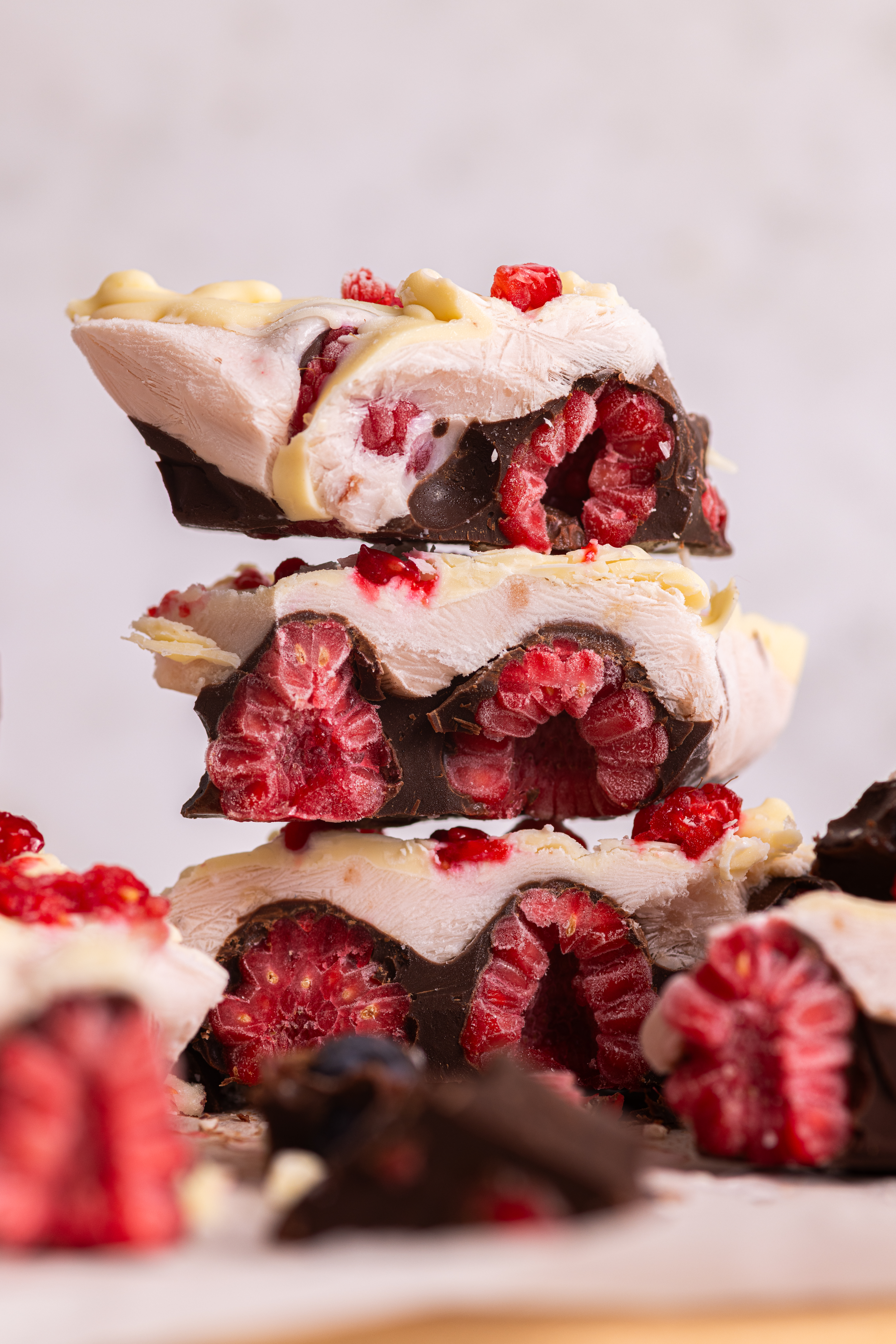 Frozen bars ai frutti rossi con yogurt greco alla fragola
