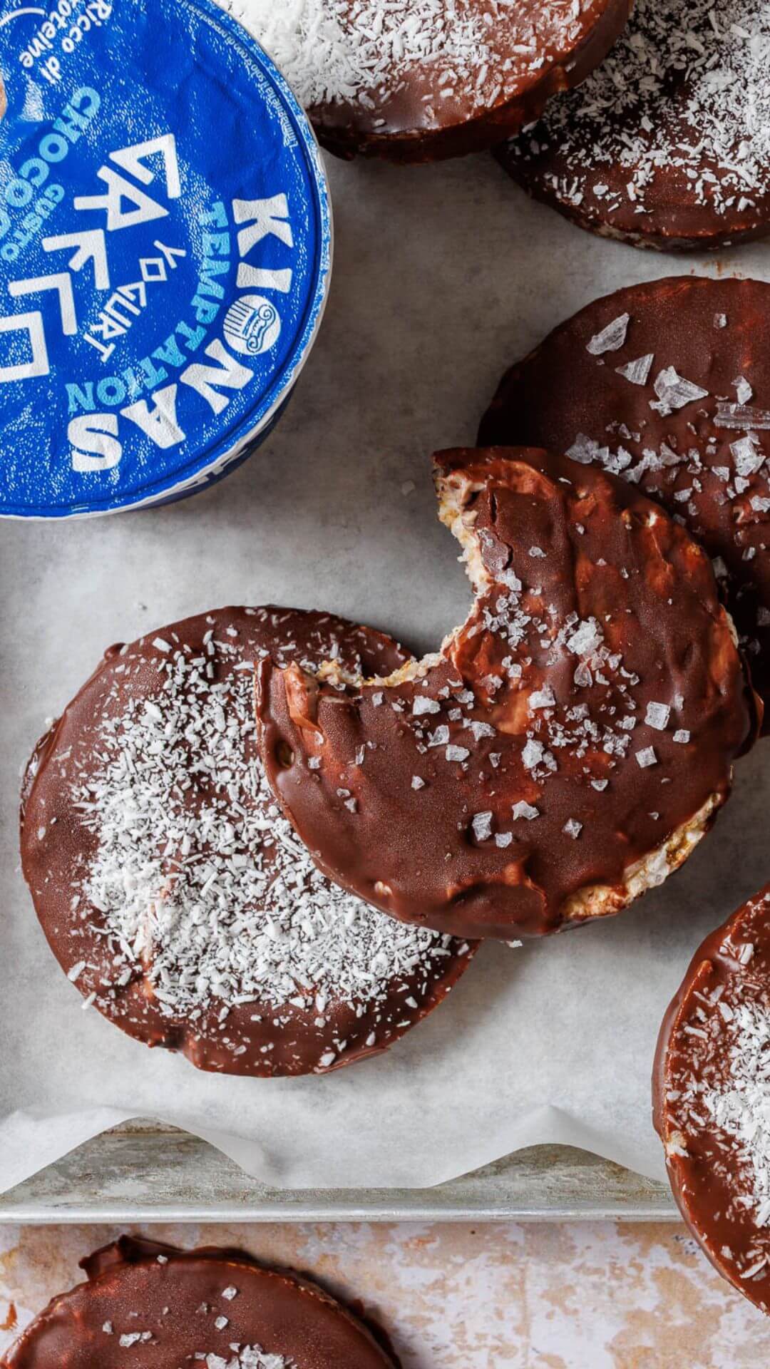 Rice cakes con yogurt greco choco cocco ricoperte di cioccolato