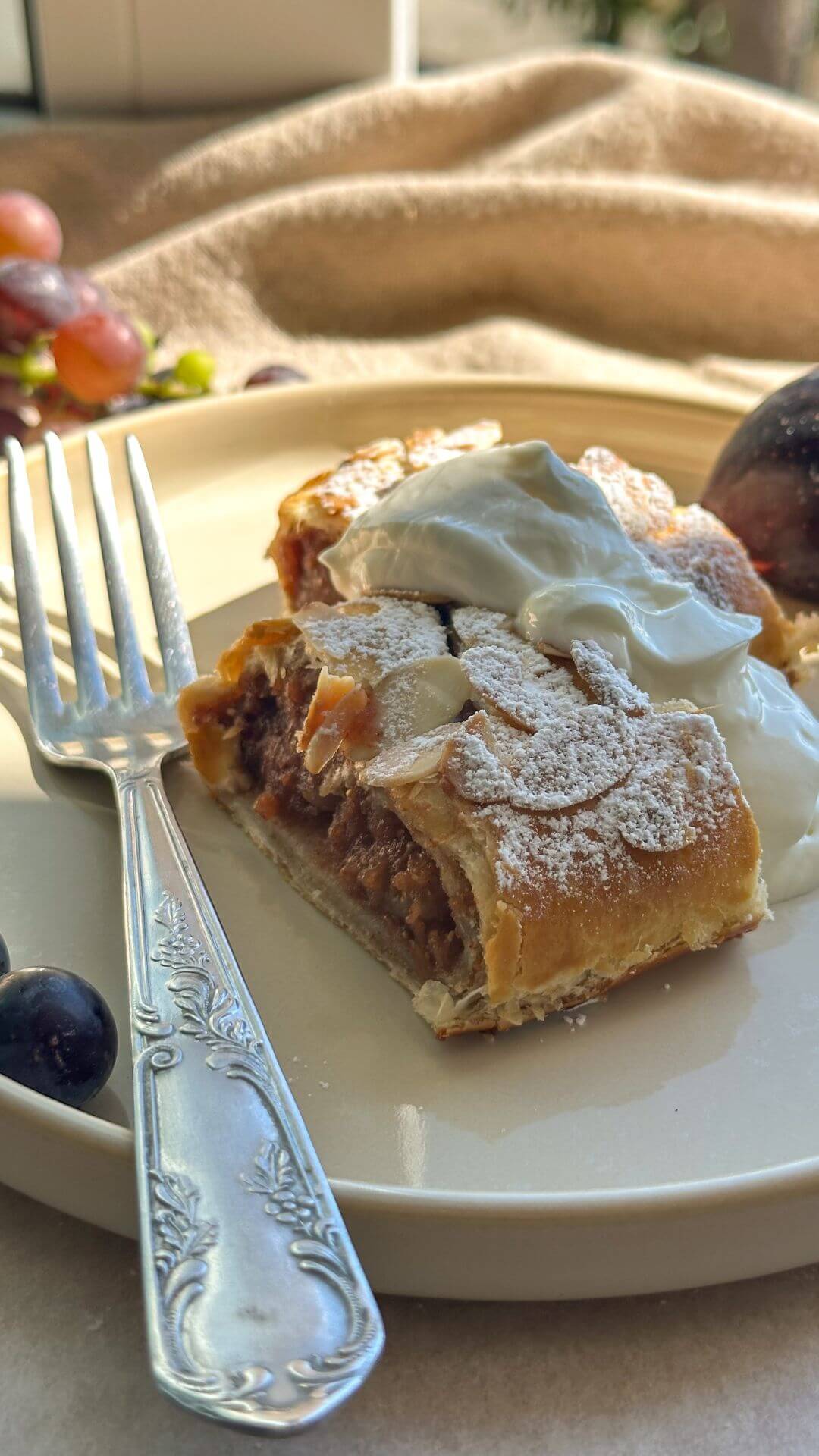 Strudel ai fichi con yogurt greco