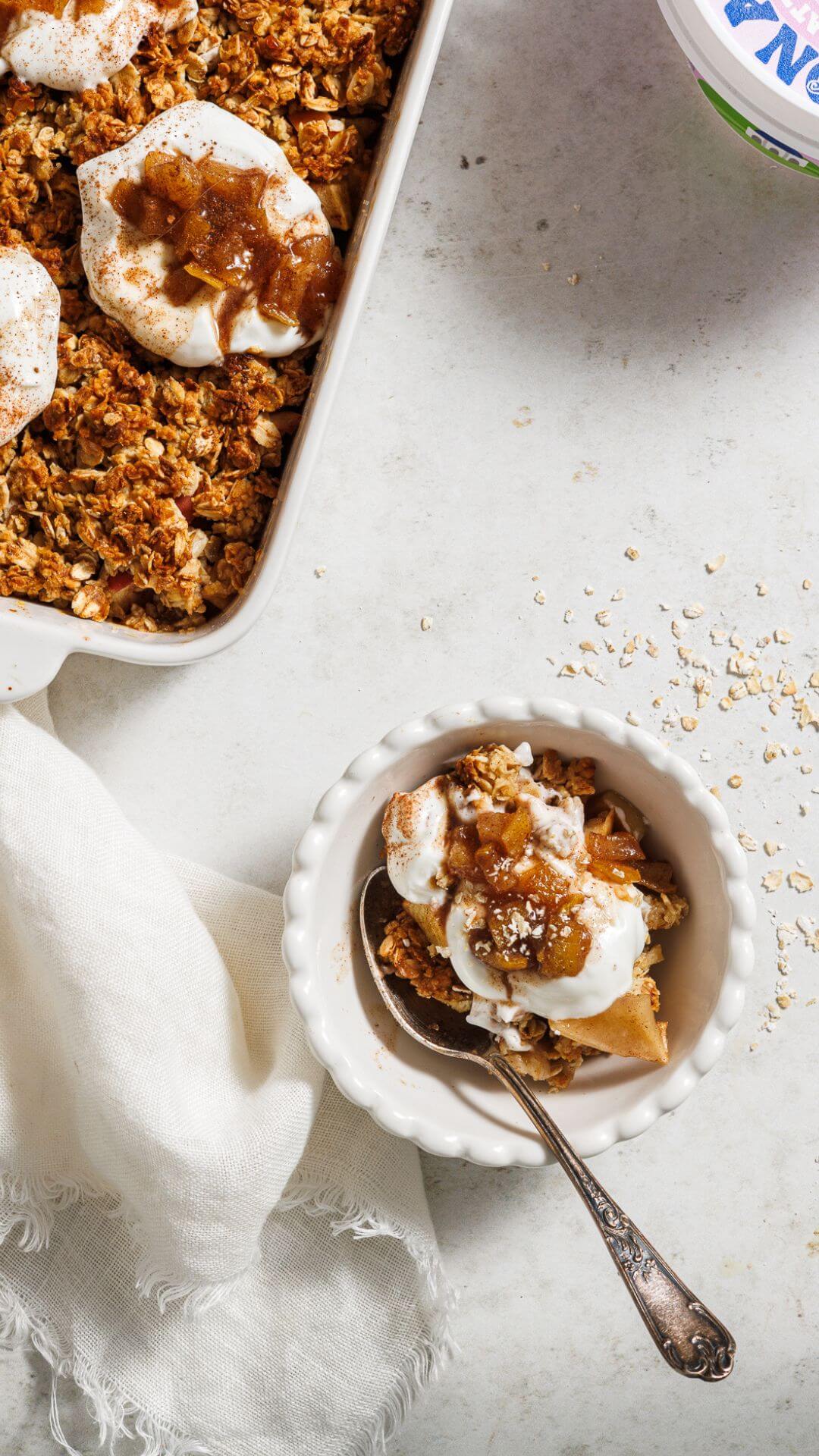 Crumble autunnale alle mele con yogurt greco