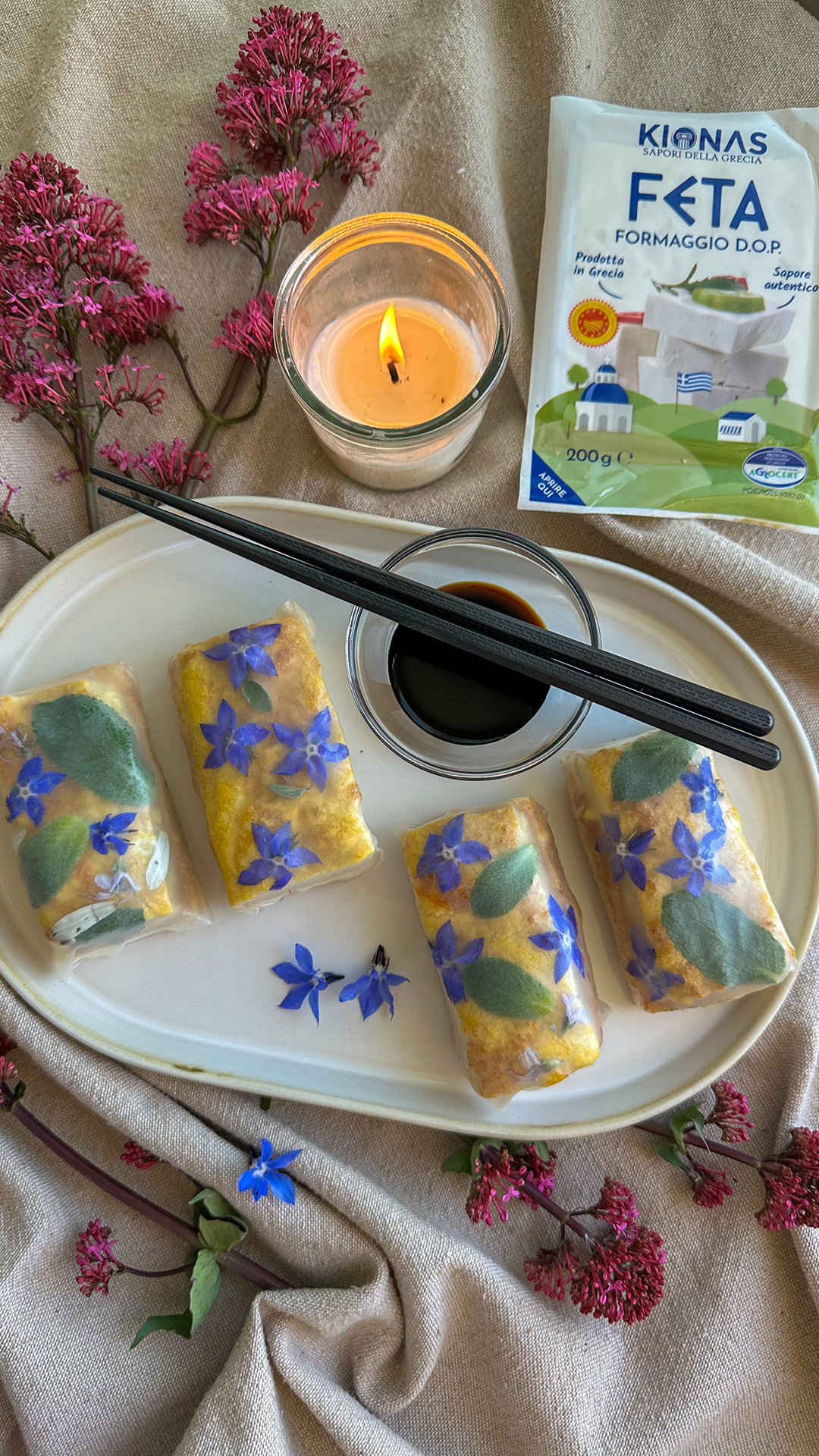 Spring rolls con feta panata e carta di riso