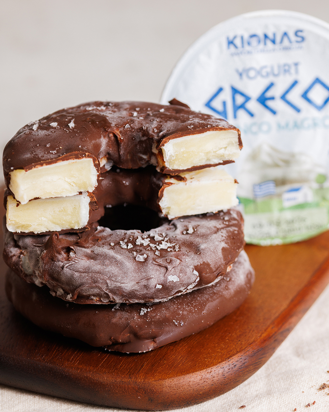 Ananas ricoperto di cioccolato con yogurt greco